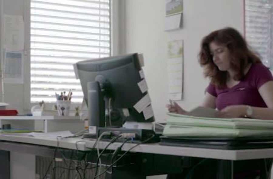 Büroassistent/in EBA – Film mit Porträt einer Berufstätigen