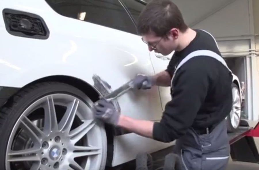 Apprendre les bases en carrosserie - Réaliser la finition au