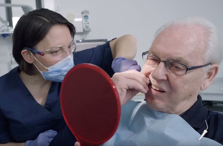 Dentalhygieniker/in HF – Film mit Porträts von Berufstätigen
