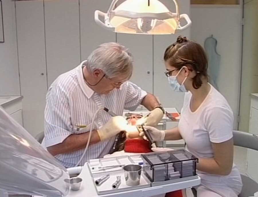 Dentalassistent/in EFZ - Film mit Porträt einer Lernenden