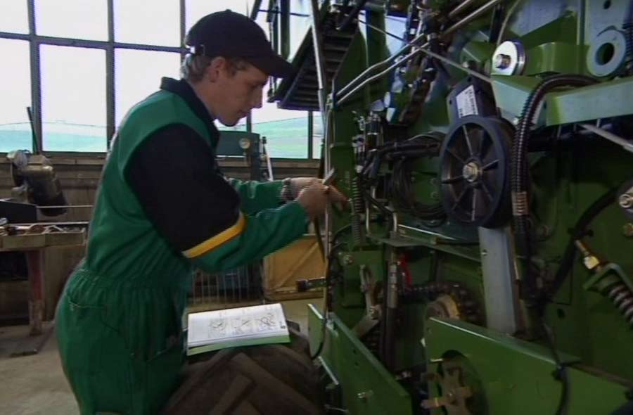 Landmaschinenmechaniker/in EFZ – Film mit Porträt eines Lernenden