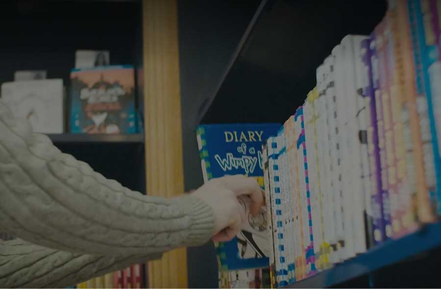 Buchhändler_in EFZ – Film mit Porträt einer Lernenden